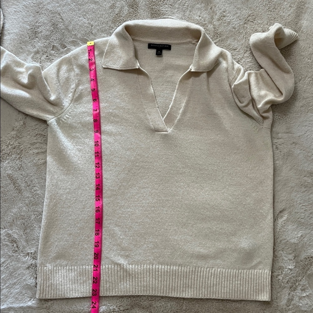 Banana Republic Cream V-Neck Sweater - Picture 7 of 7